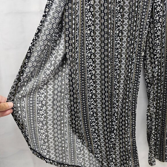 No Boundaries Black White Floral Halter Jumpsuit Boho Crochet Wide Leg 3XL - Picture 5 of 10